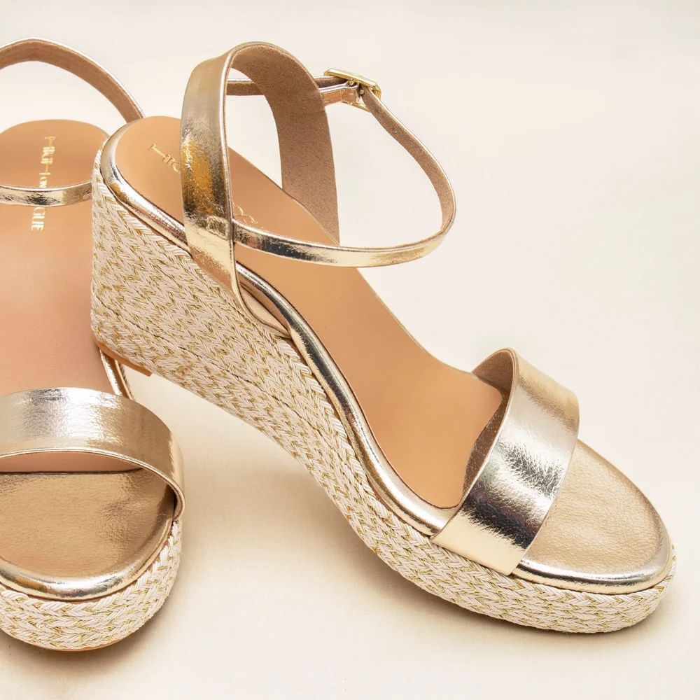 Plain Ladies Faux Leather Heel Wedge Sandal, Occasion / usage: Party Wear