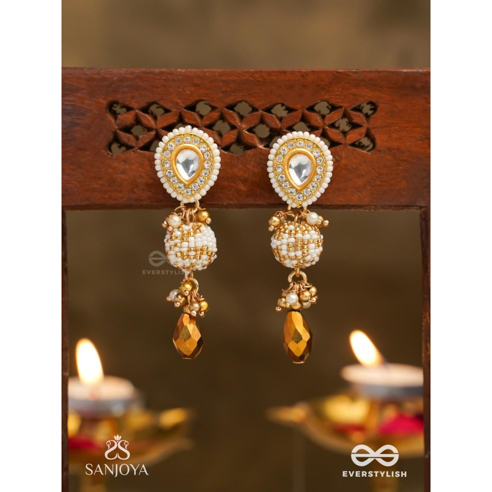 KANAKLEKHA - GOLDEN GLEAM- ROUND POLKI ACCENTED EARRINGS WITH DEWY WHITE PEARLS AND WARM EARTHY TONE BEADS
