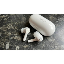 Pearl White Oneplus Buds Z2