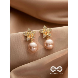 Twinkle Glow - Starry Pearl Earrings