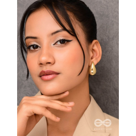 The Glistening Drops - Classy Golden Stud Earrings