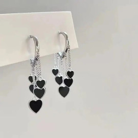 Metal Heart Black Earing, Size: Free